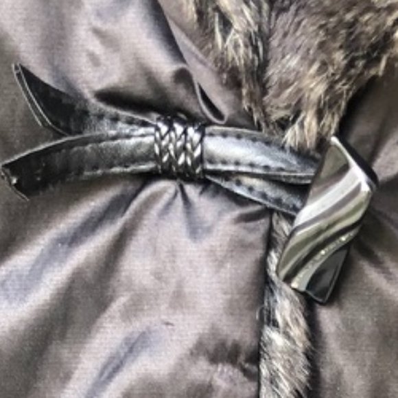 A.N.A. BLACK  COAT  FAUX FUR COLLAR SIZE MEDIUM - Picture 6 of 13